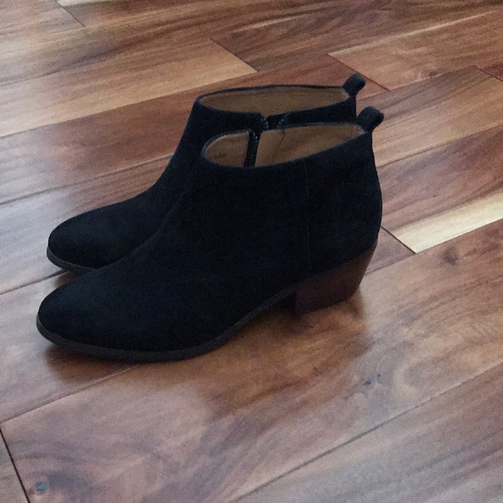 2/$25 J crew Factory Black Suede Booties